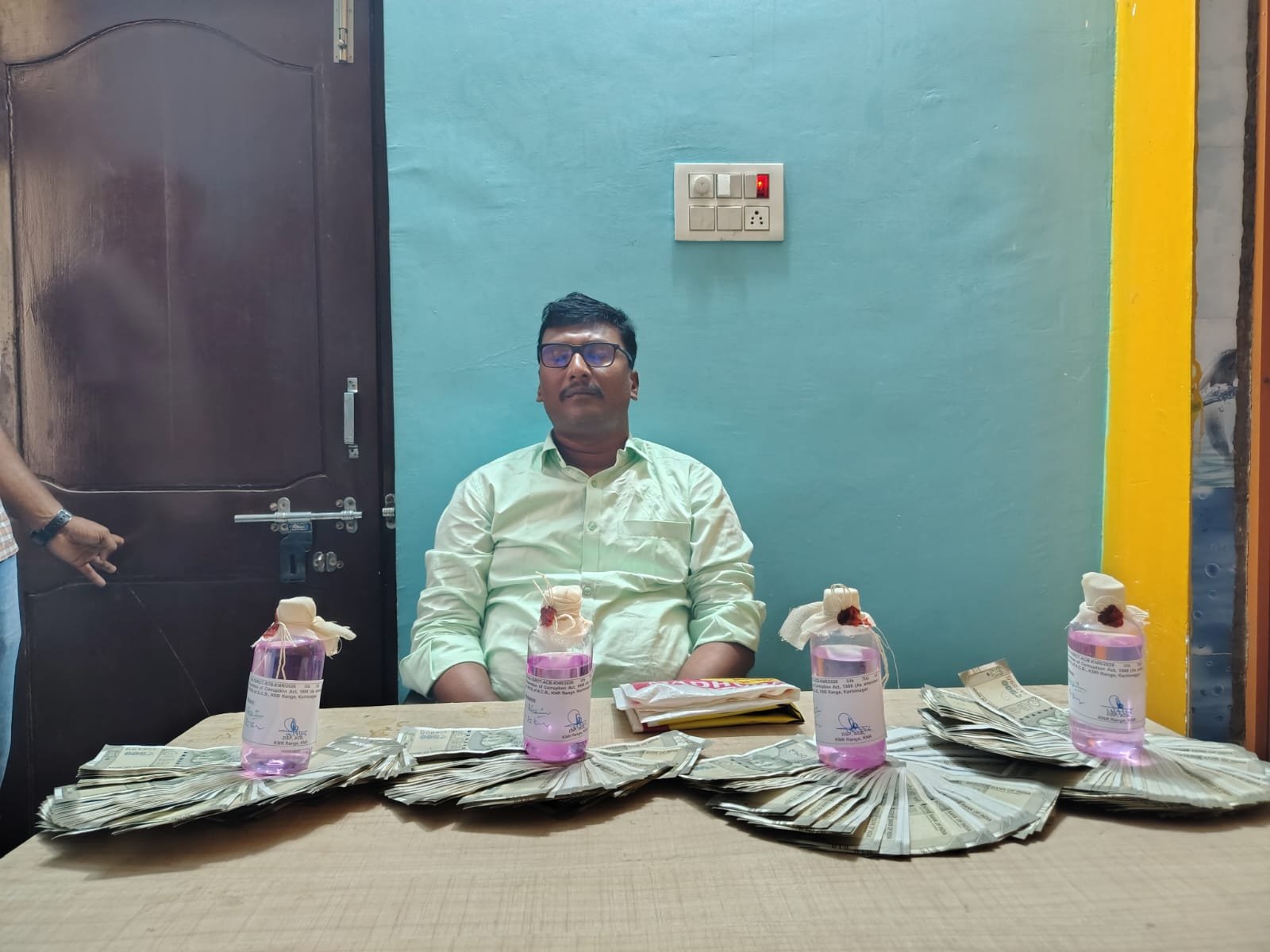 AE caught red-handed by ACB
