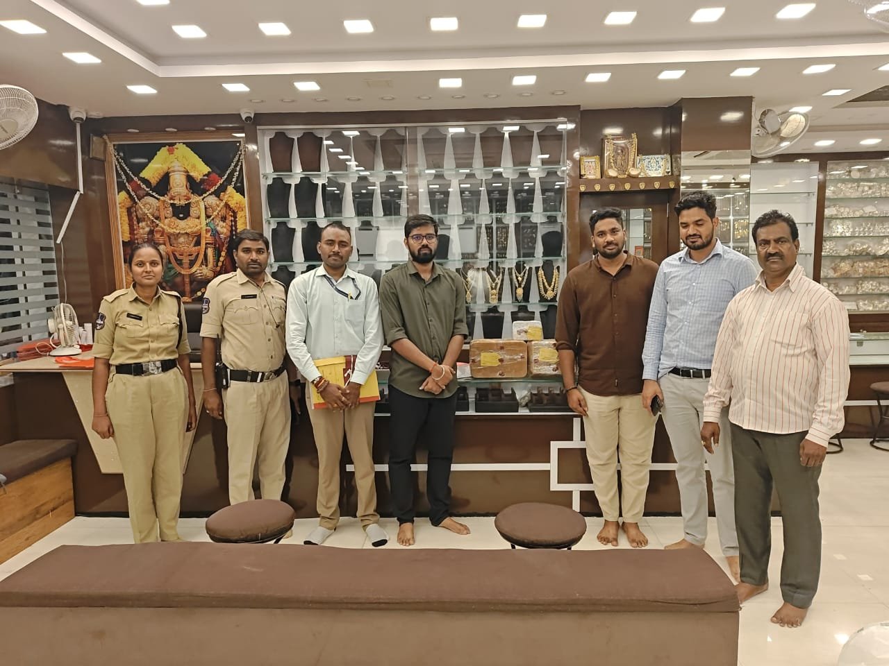 BIS raids at Warangal Jewellery showroom