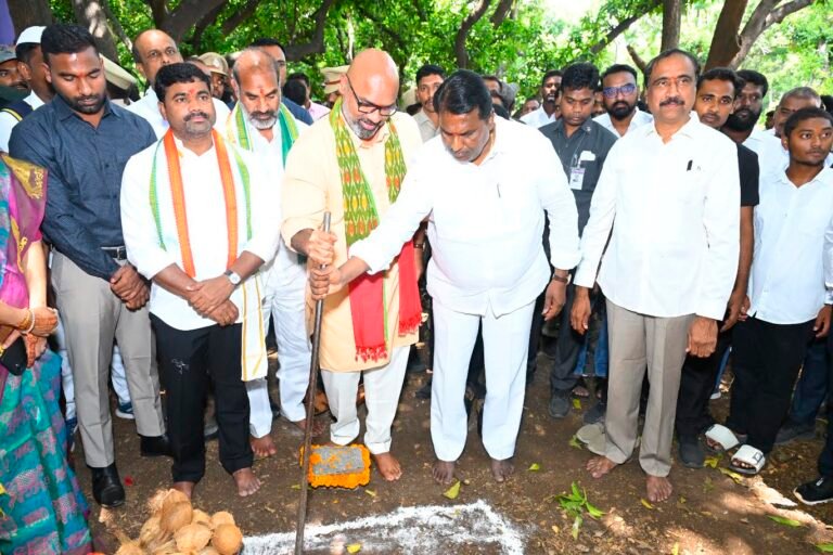 Minister Laxman & MP Dharmapuri Aravind