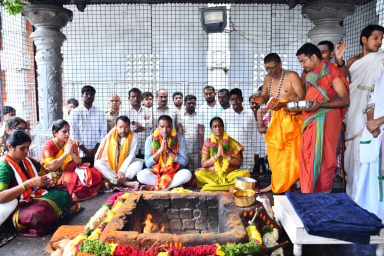 Miniter Konda Surekha in Varuna Yagam at Yadadri Temple