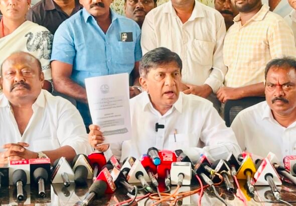 Former MP B. Vinod Kumar in a press meet