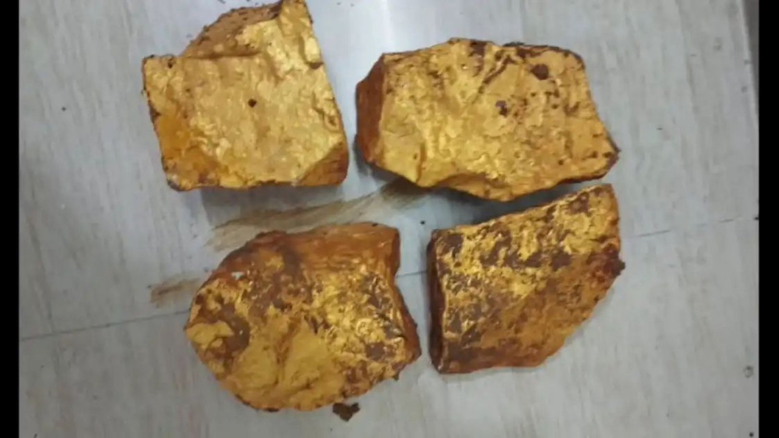 Painted gravel gold
