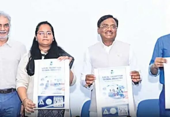 Minister Vivek along with Collector Pratima Singh