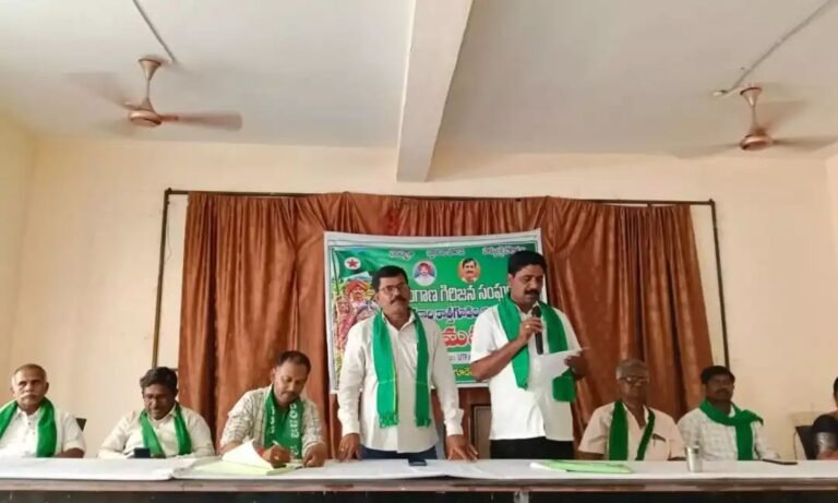 Members of Telangana Girijana Sangham