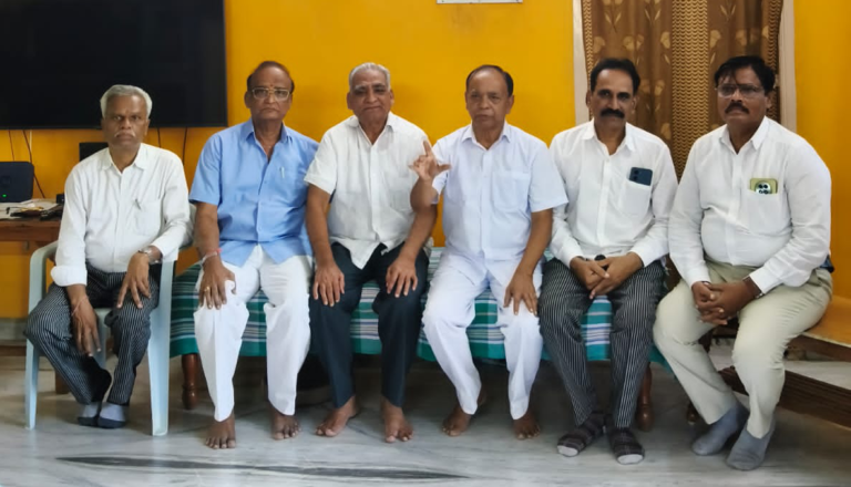Members of Telangana Udyamakarula Vedika